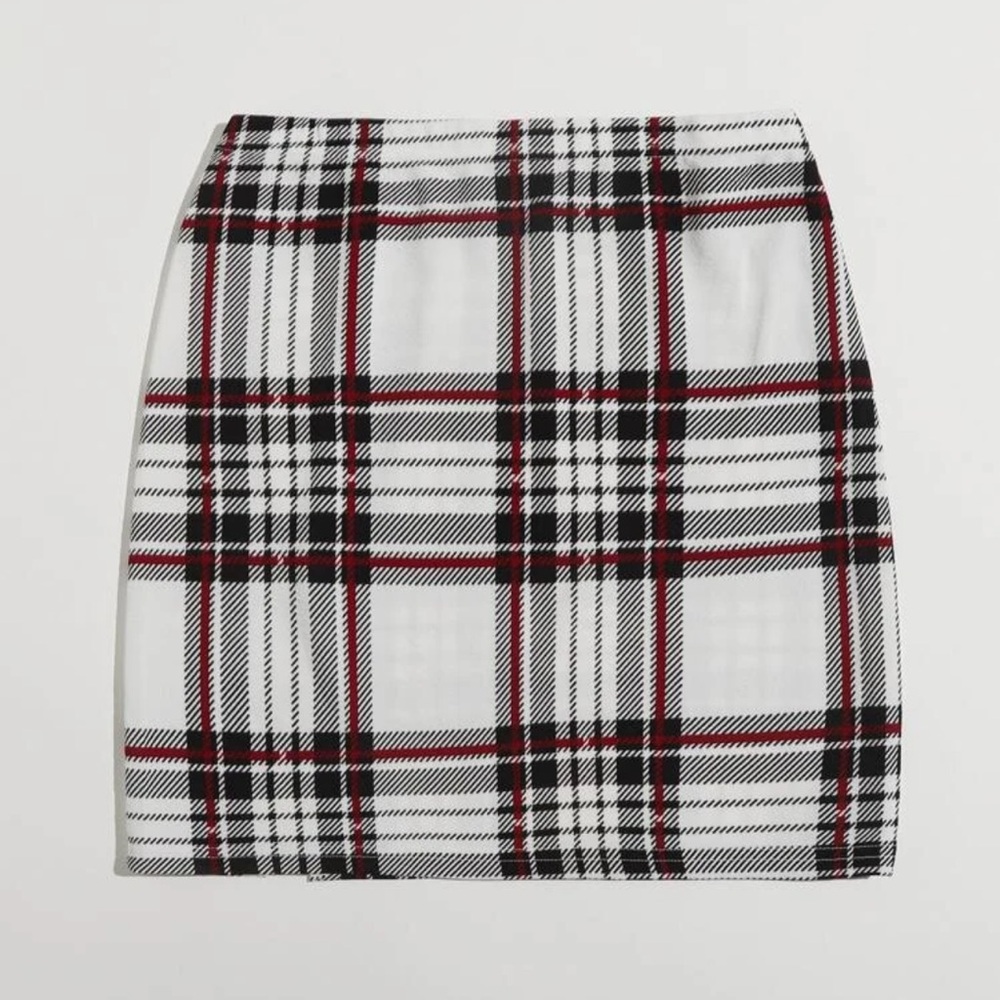 WOMENS PLAID RED AND WHITE STRETCH MINI SKIRT (1XL) - Picture 2 of 10